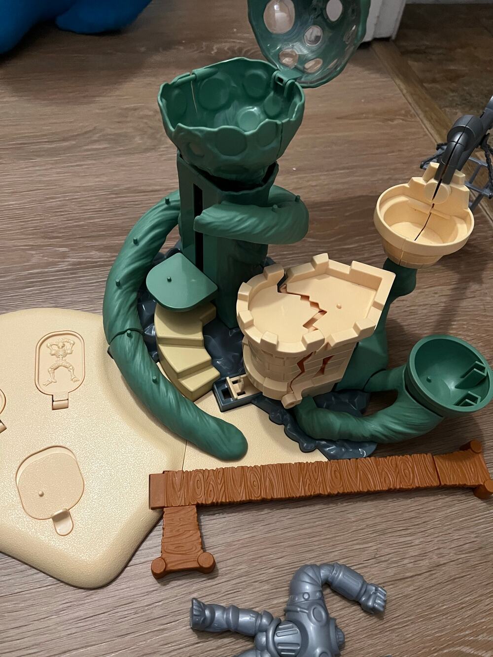 Mega Zak Storm Lot  Multiple Playset Netfilx Cartoon Ban-Dai